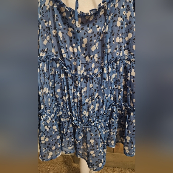 MAJORELLE Ailish Blue Ditsy Floral Mini Dress Flowy Long Sleeves Front Cutout. L - Picture 9 of 15